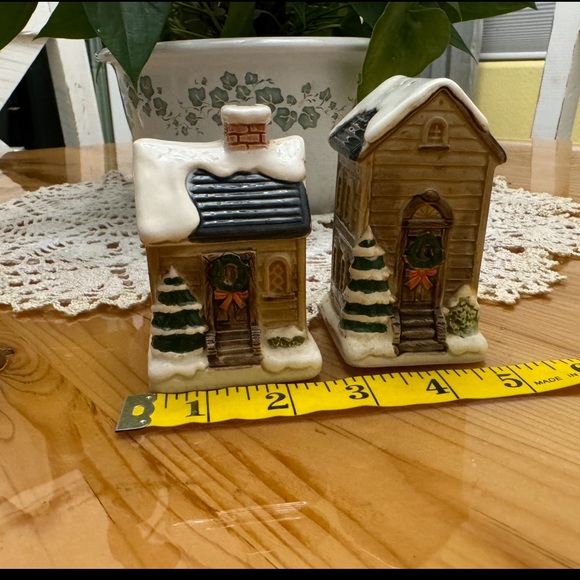 Otagiri Holiday Handcrafted In Japan Otagiri Christmas Cottage Salt